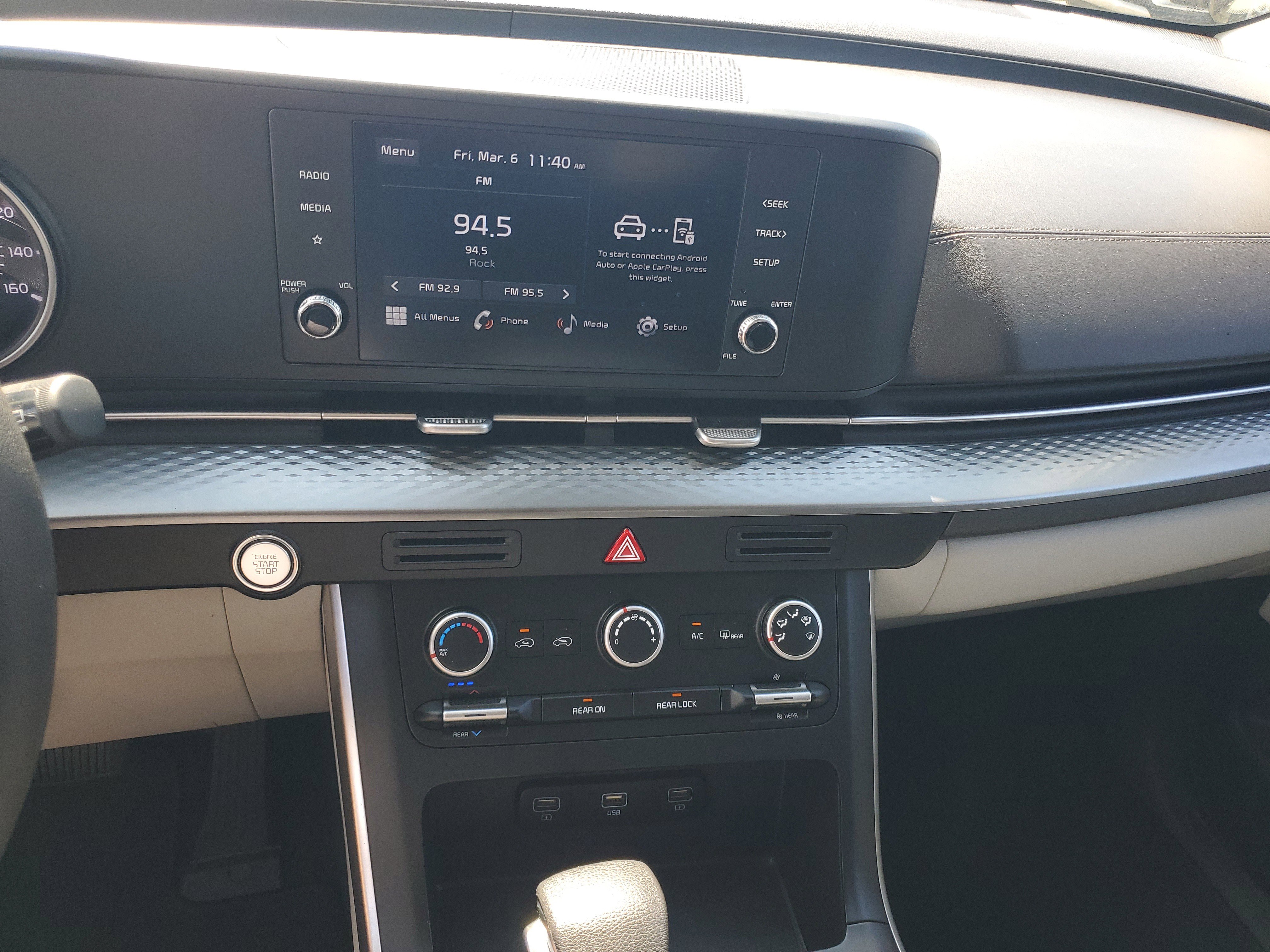 Used 2023 Kia Carnival LX image 15