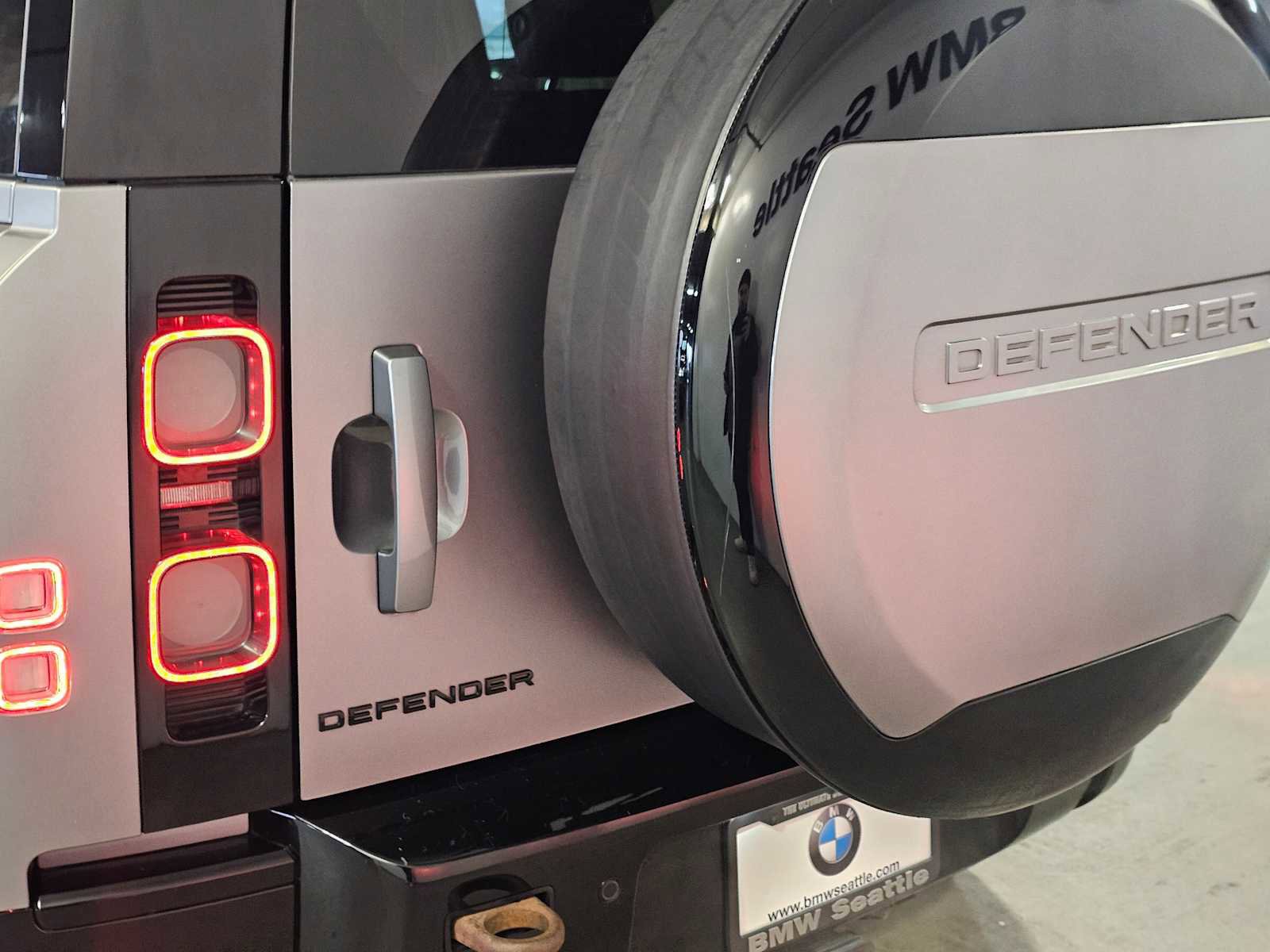 Used 2023 Land Rover Defender 110 X image 8