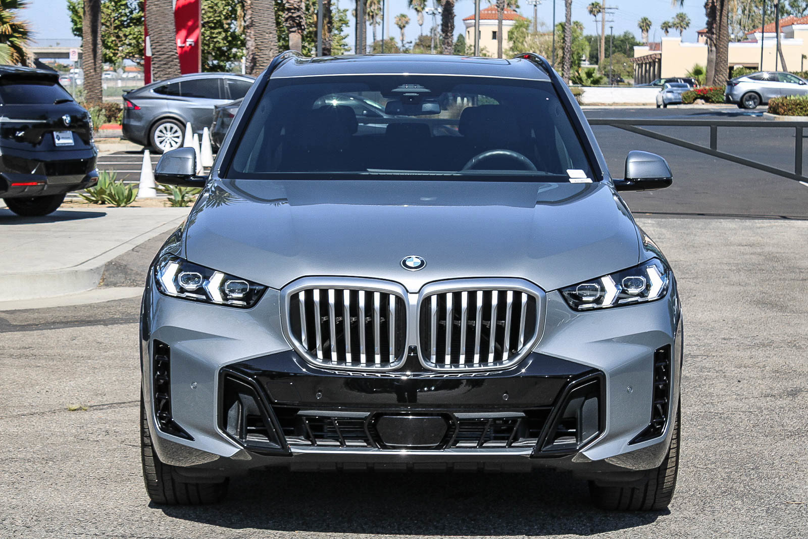 Certified 2025 BMW X5 xDrive40i w/ M Sport Package AWD/4WD image 2
