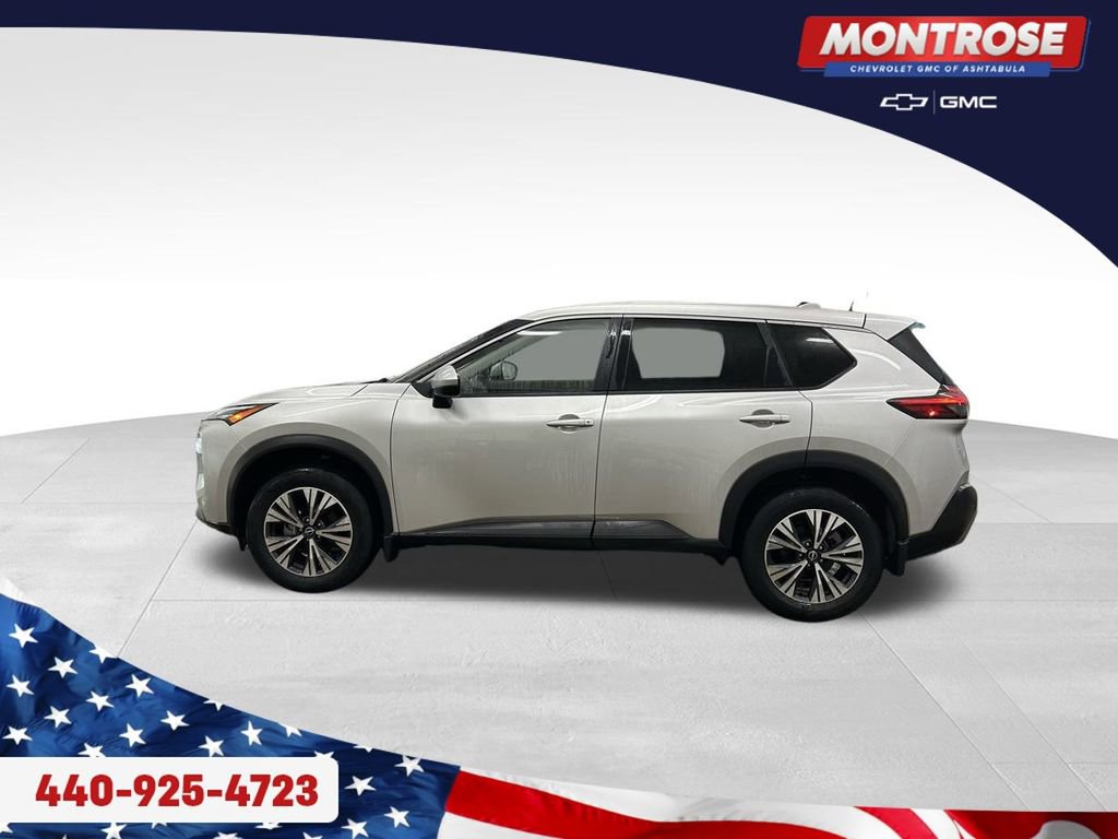 Used 2023 Nissan Rogue SV image 2