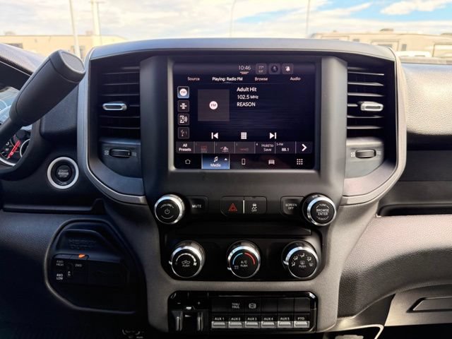 Used 2024 RAM 5500 Tradesman w/ Chrome Appearance Group AWD/4WD image 6