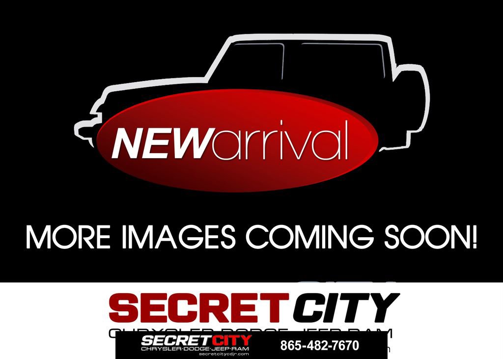 Used 2018 Jeep Wrangler Unlimited Sahara AWD/4WD image 4