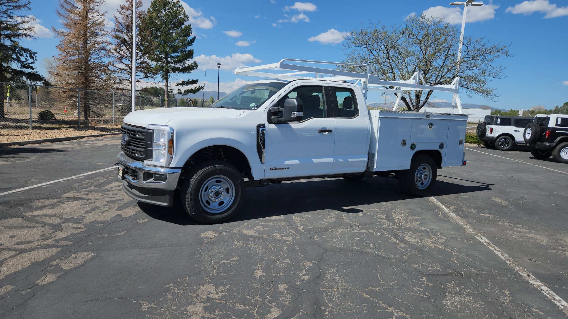 New 2025 Ford F350 XL w/ XL Chrome Package AWD/4WD image 4