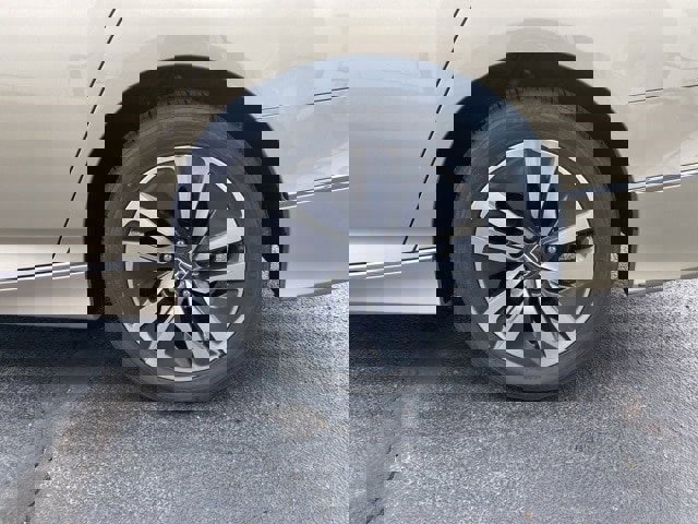 Used 2018 Honda Accord Touring image 17