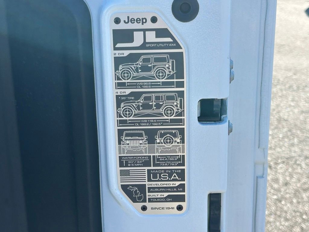 Used 2024 Jeep Wrangler Unlimited Sahara AWD/4WD image 55