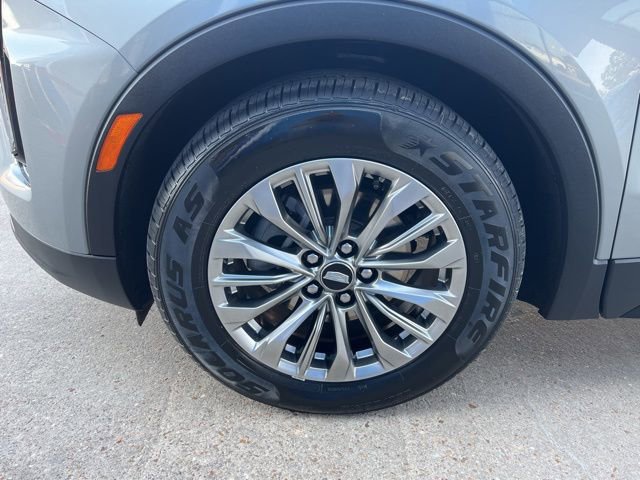 Used 2024 Cadillac XT4 Premium Luxury image 5