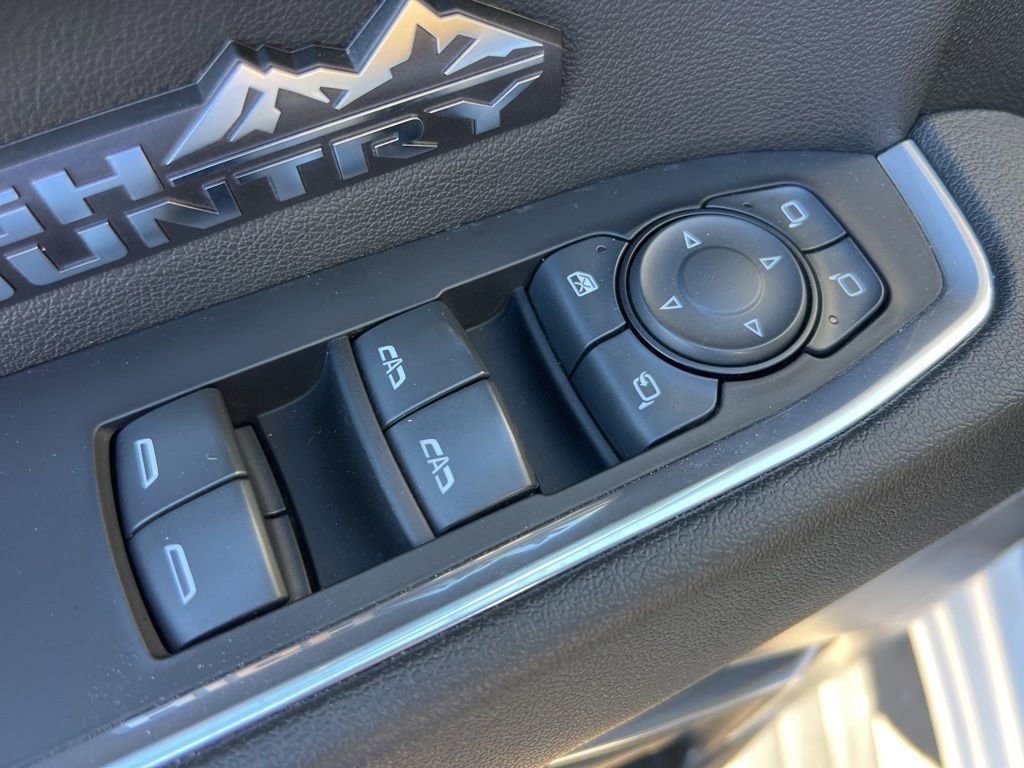 Used 2023 Chevrolet Silverado 1500 High Country w/ High Country Premium Package image 11