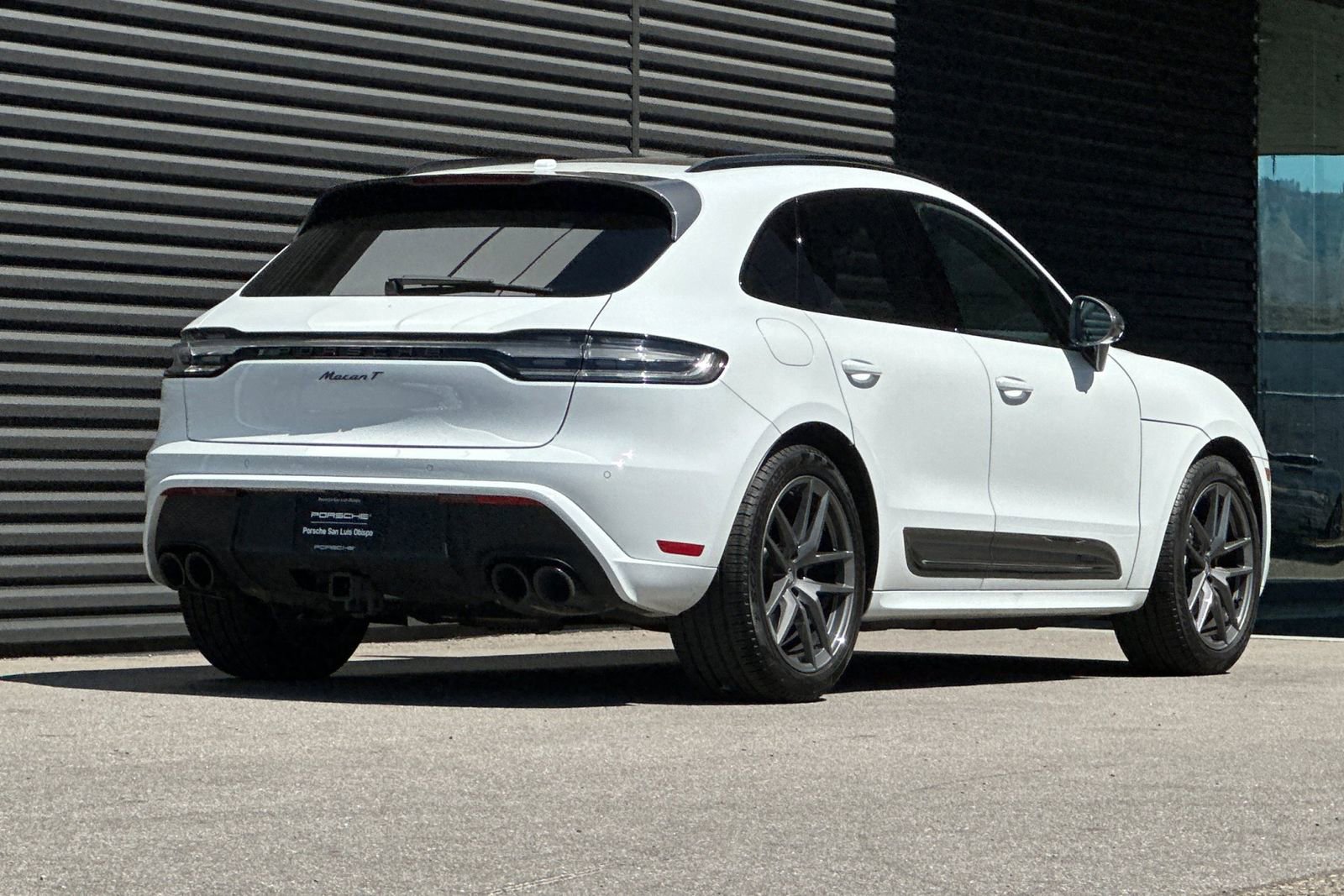 Used 2025 Porsche Macan Turbo AWD/4WD image 8