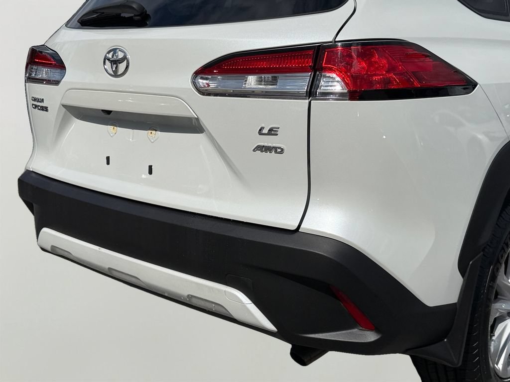 Used 2023 Toyota Corolla Cross LE AWD/4WD image 10
