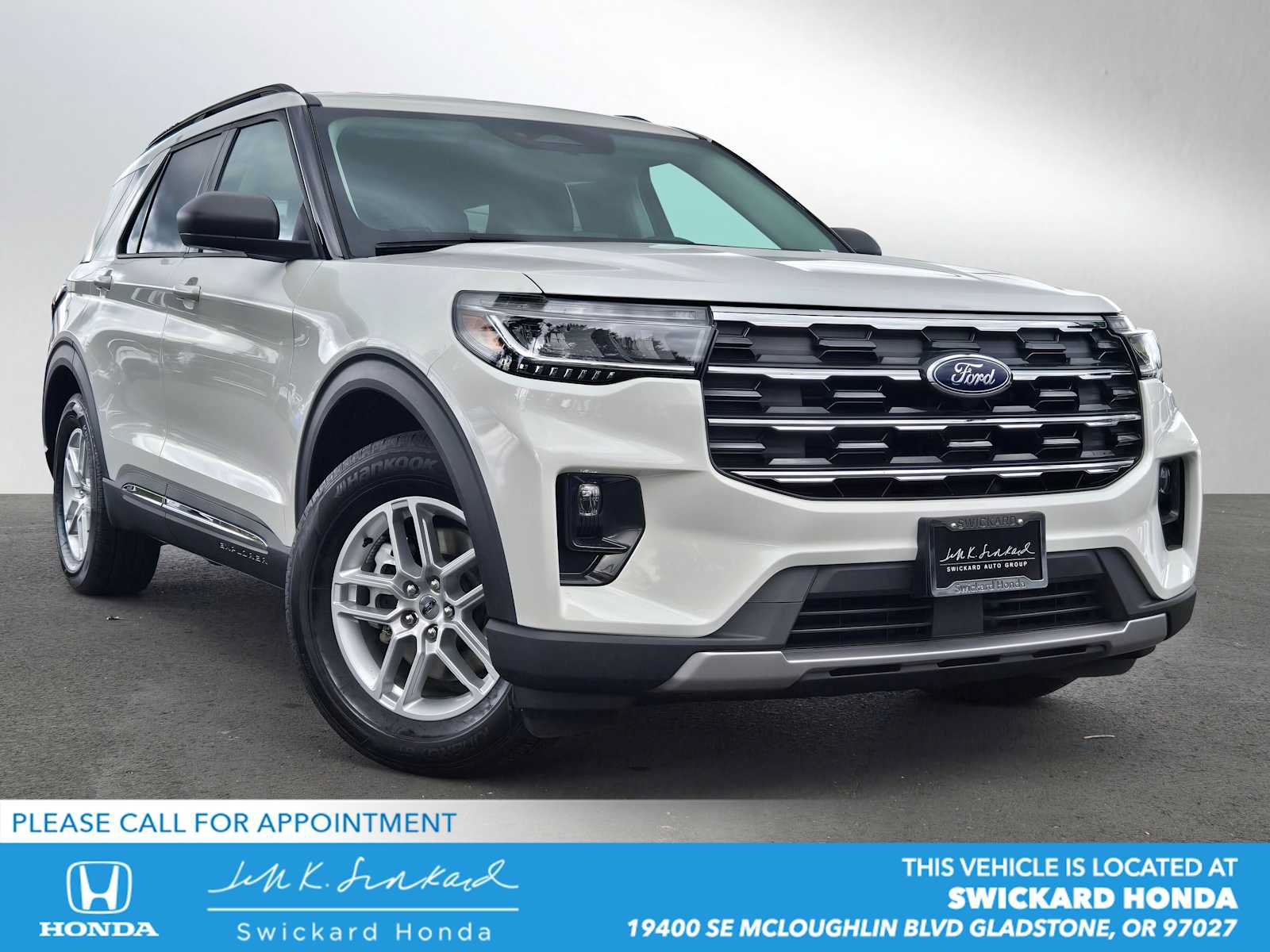 Used 2025 Ford Explorer Active w/ Active Comfort Package RWD image 1