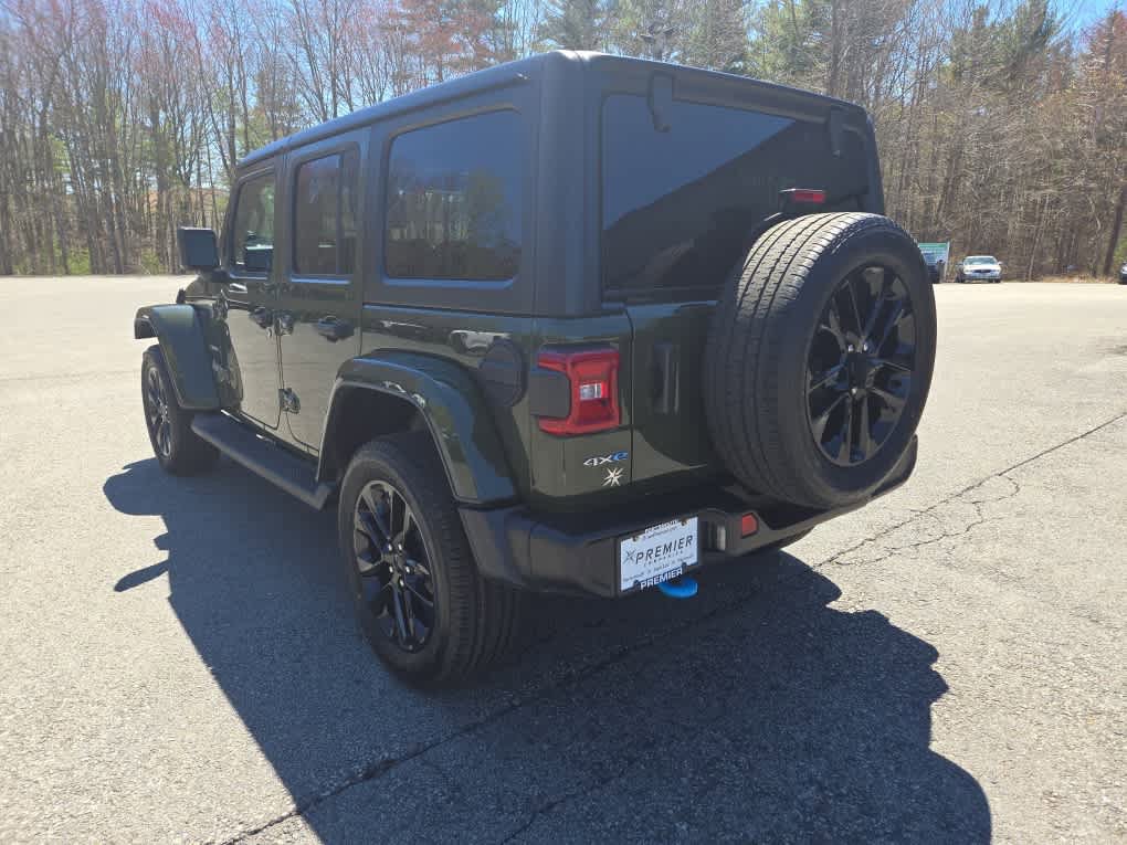 Used 2023 Jeep Wrangler Unlimited Sahara w/ Cold Weather Group AWD/4WD image 7
