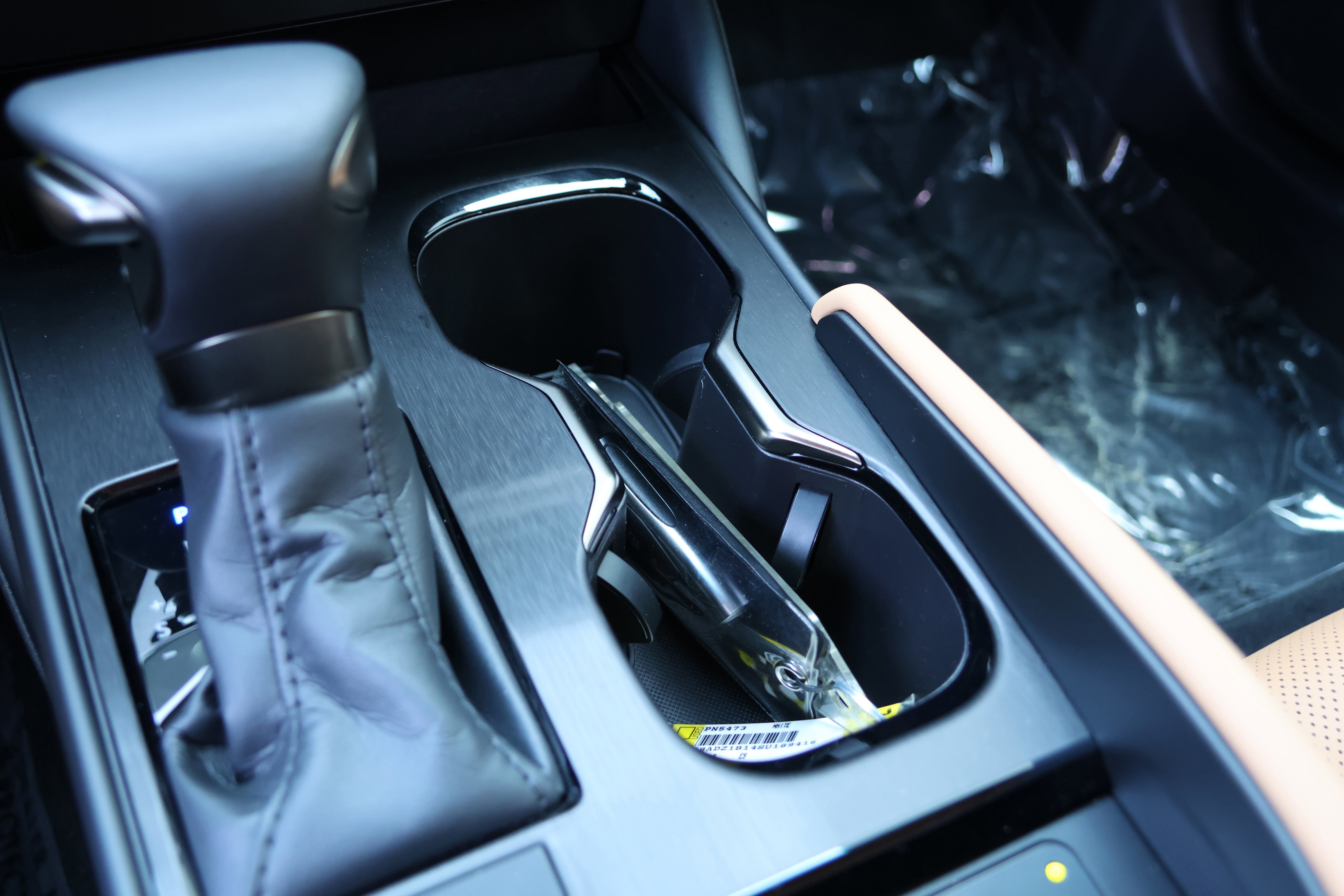 Certified 2025 Lexus ES 350 w/ Premium Package image 29