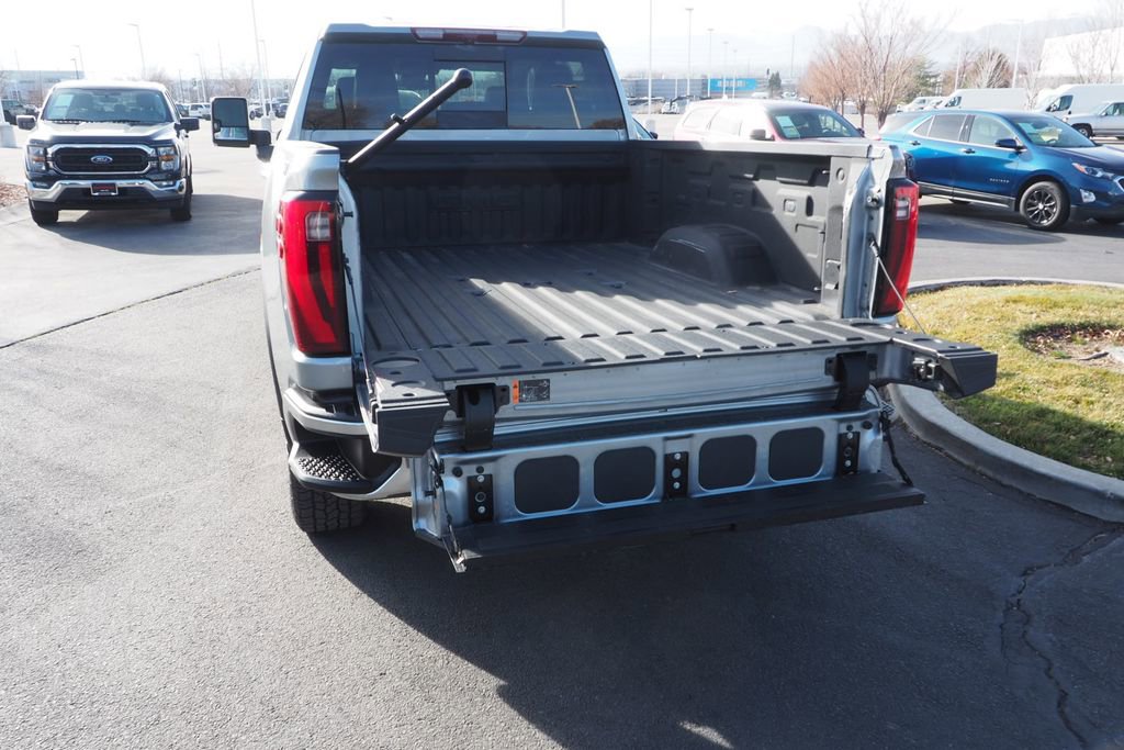 Used 2024 GMC Sierra 2500 SLT w/ SLT Premium Package image 19