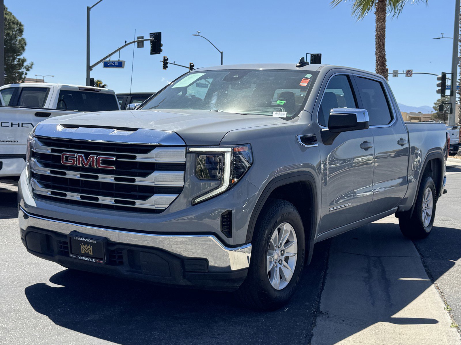Used 2024 GMC Sierra 1500 SLE image 3