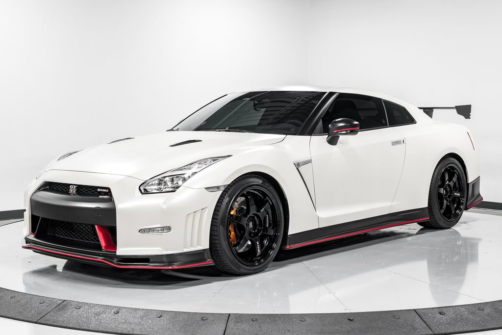 Used 2016 Nissan GT-R NISMO AWD/4WD image 8