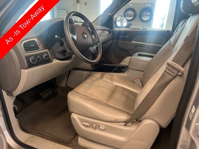 Used 2014 Chevrolet Suburban LT w/ Luxury Package AWD/4WD image 12