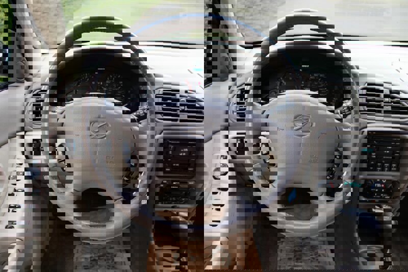 Used 1998 Oldsmobile Intrigue GL image 16