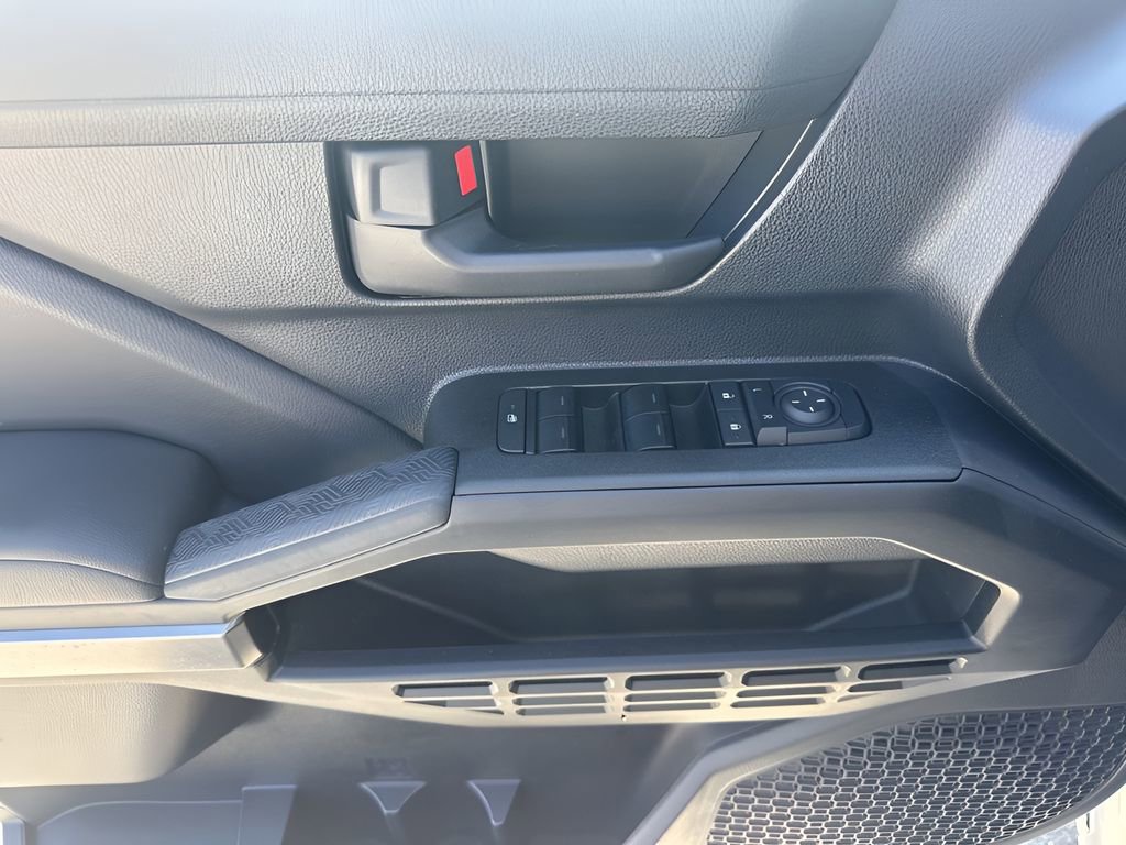 Used 2025 Toyota 4Runner SR5 image 25