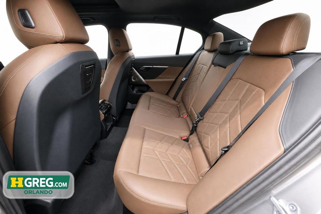Used 2024 BMW 530i w/ Premium Package RWD image 17