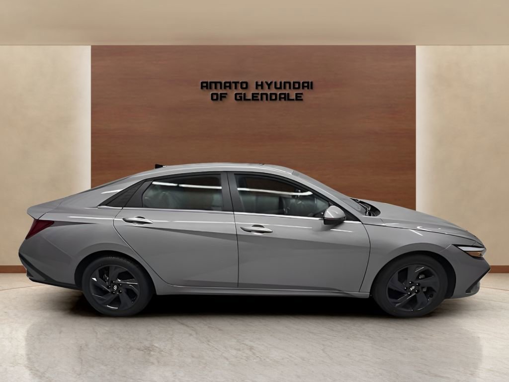 Certified 2025 Hyundai Elantra Limited image 7