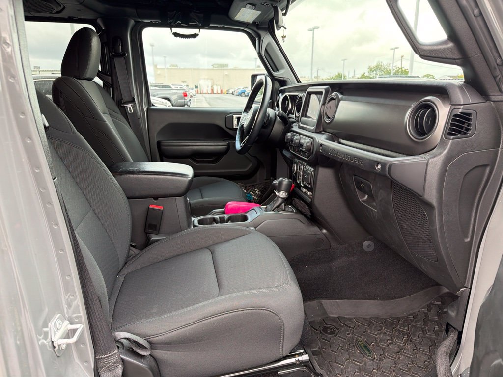 Used 2021 Jeep Wrangler Unlimited Sport AWD/4WD image 11