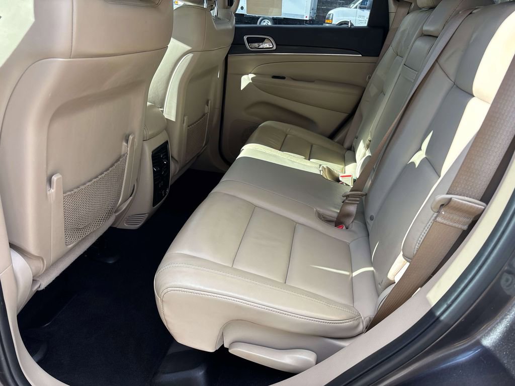 Used 2020 Jeep Grand Cherokee Limited AWD/4WD image 12