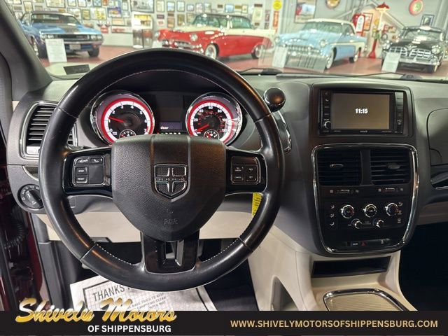 Used 2019 Dodge Grand Caravan SXT image 17