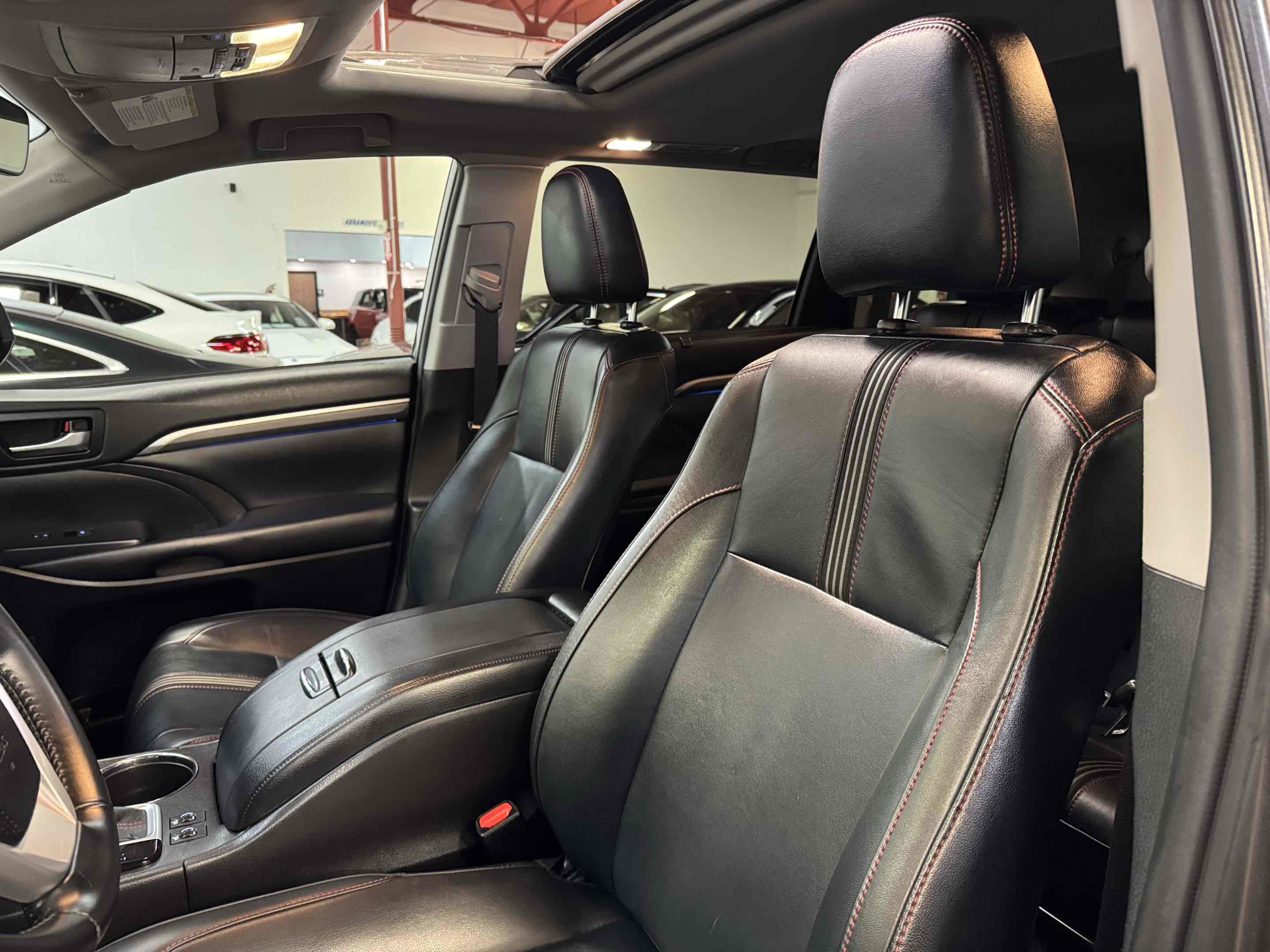 Used 2019 Toyota Highlander XLE image 36