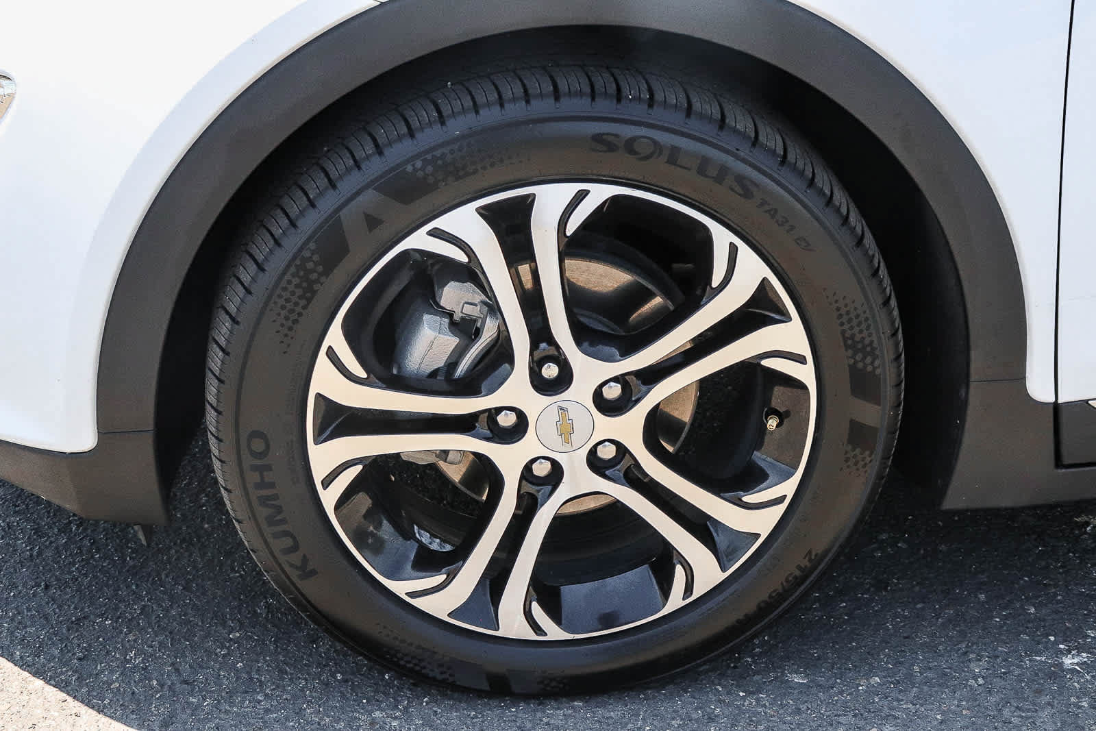 Used 2020 Chevrolet Bolt Premier FWD image 14