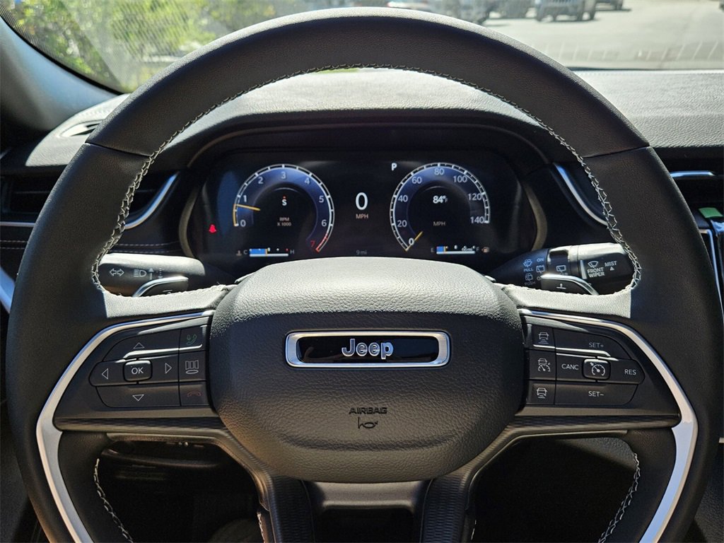 New 2025 Jeep Grand Cherokee Laredo X w/ Luxury Tech Group I image 21