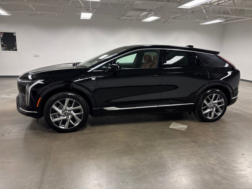 New 2026 Cadillac Optiq Luxury 2 image 5