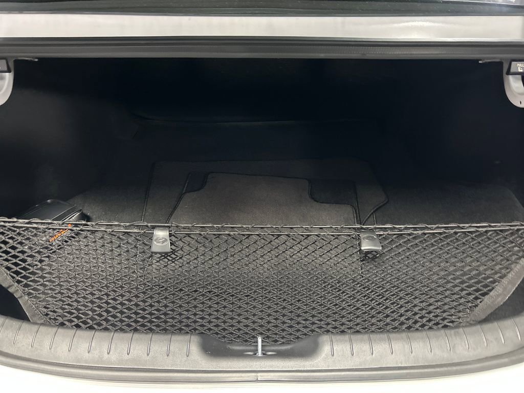 Used 2025 Hyundai Elantra Sport image 22