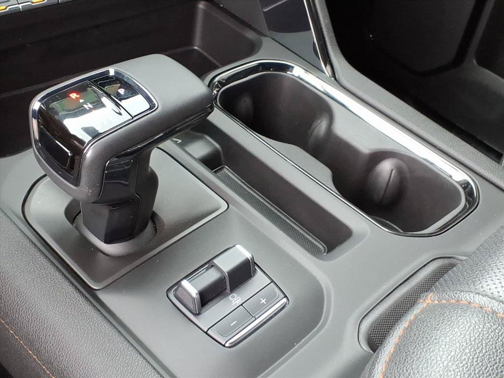 Used 2024 GMC Sierra 1500 AT4 w/ Technology Package AWD/4WD image 33