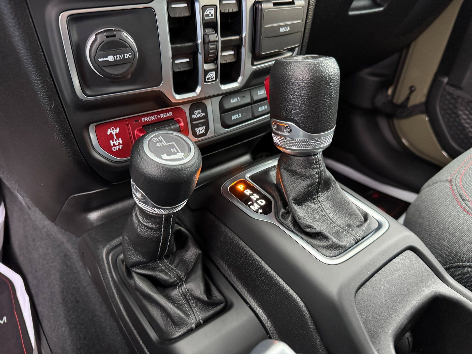 Used 2025 Jeep Wrangler Unlimited Rubicon w/ Safety Group image 25