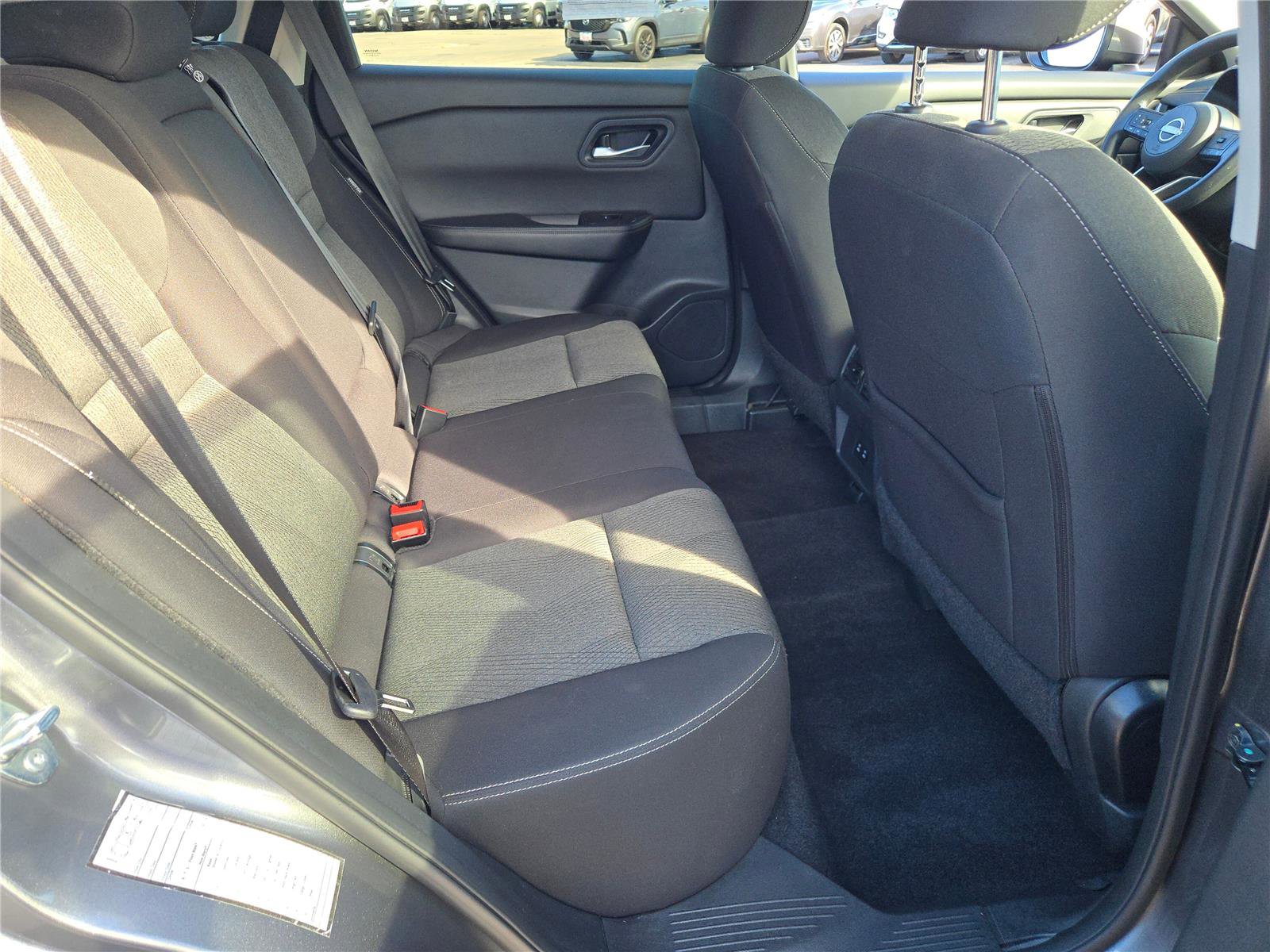 Used 2024 Nissan Rogue SV image 11