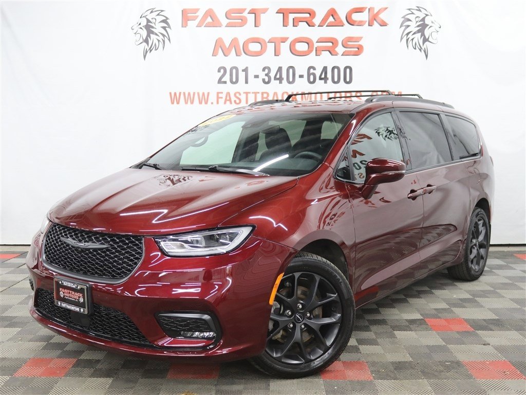 Used 2022 Chrysler Pacifica Touring-L w/ S Appearance Package image 1
