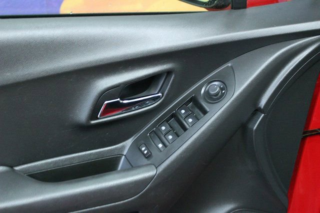 Used 2020 Chevrolet Trax LS w/ Tint and Cruise Package image 12