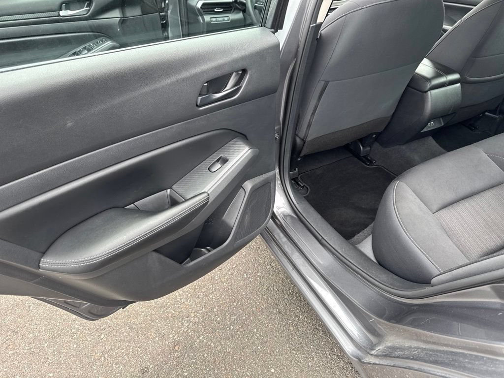 Used 2024 Nissan Altima 2.5 SV FWD image 34