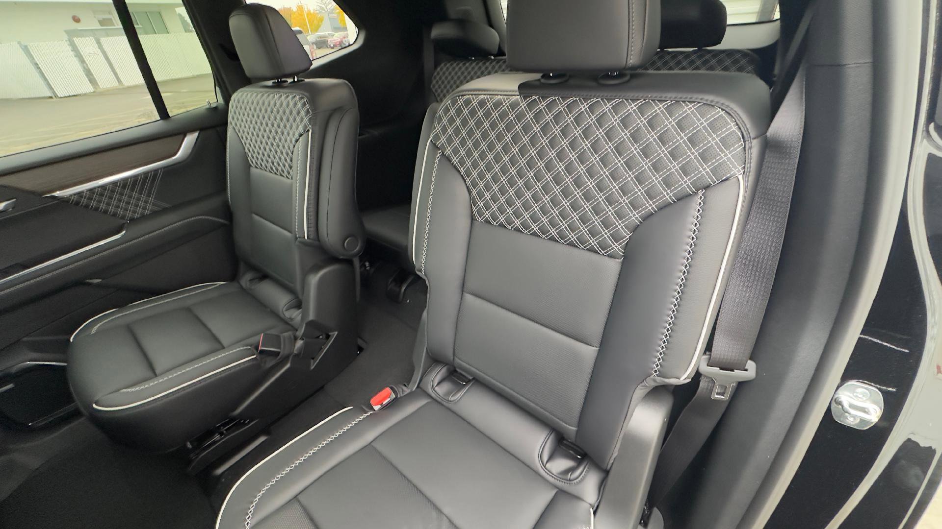 New 2026 GMC Acadia Denali w/ Super Cruise Package image 9