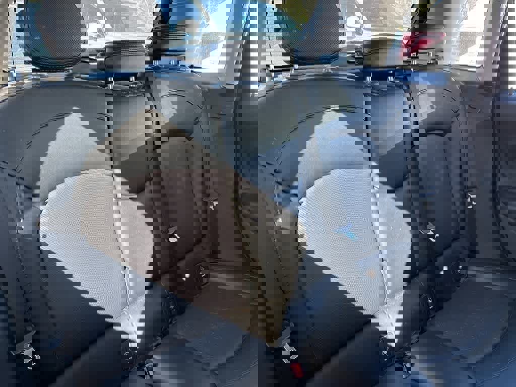 Used 2015 MINI Cooper 4-Door Hardtop image 10