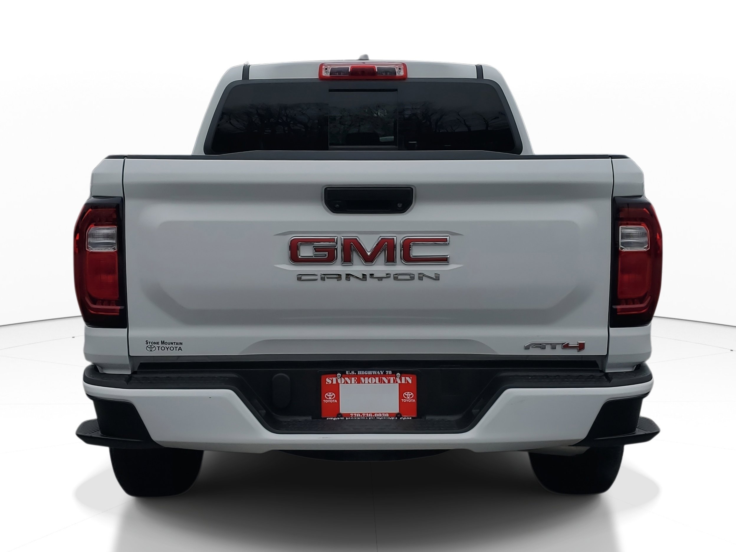 Used 2024 GMC Canyon AT4 image 5