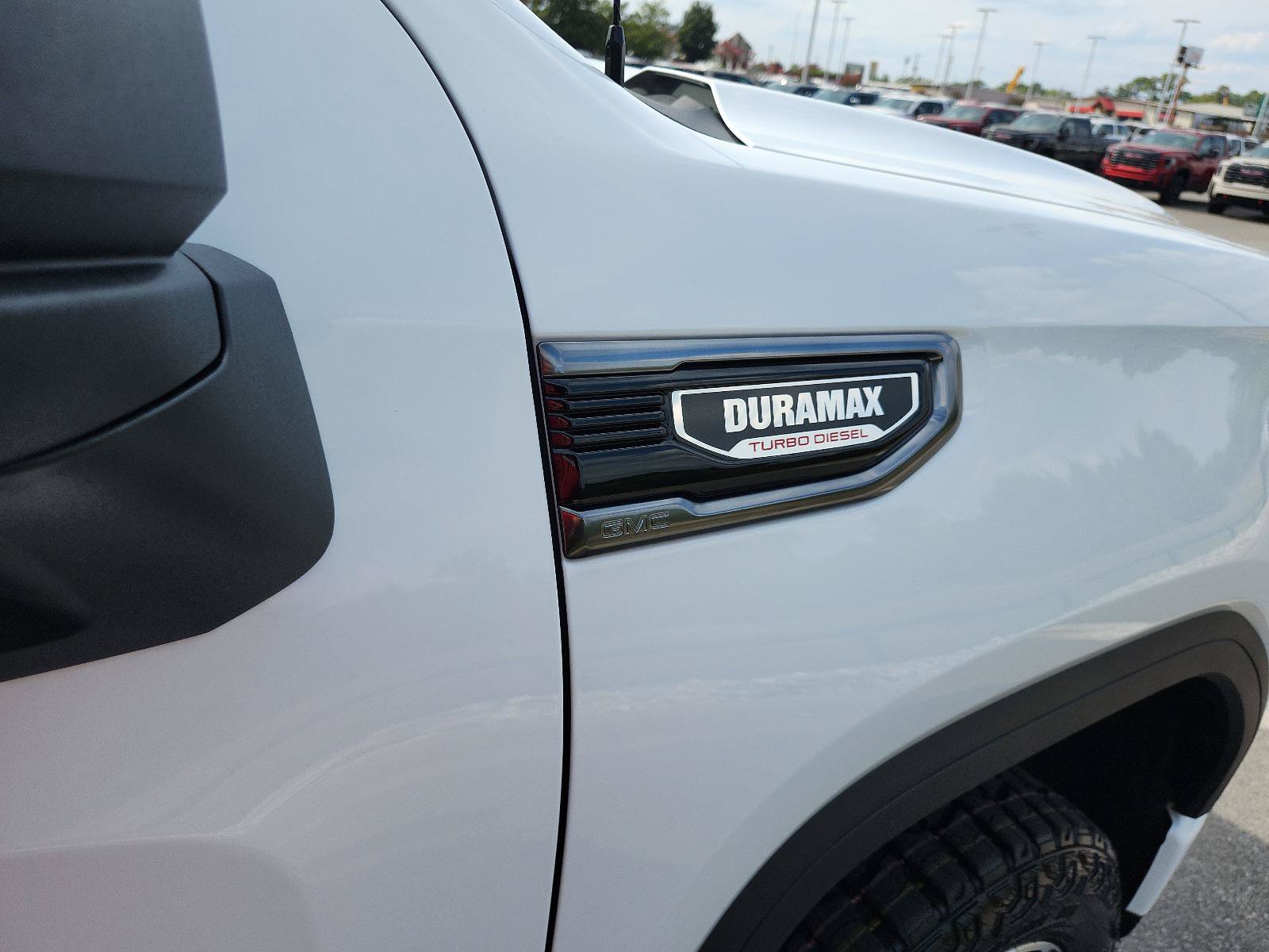 Used 2024 GMC Sierra 1500 AT4 w/ Technology Package AWD/4WD image 8