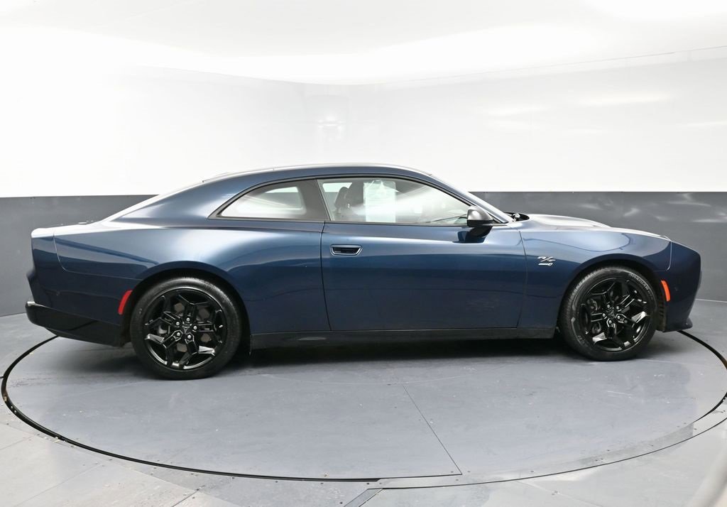 Used 2025 Dodge Charger R/T w/ Sun & Sound Package image 8