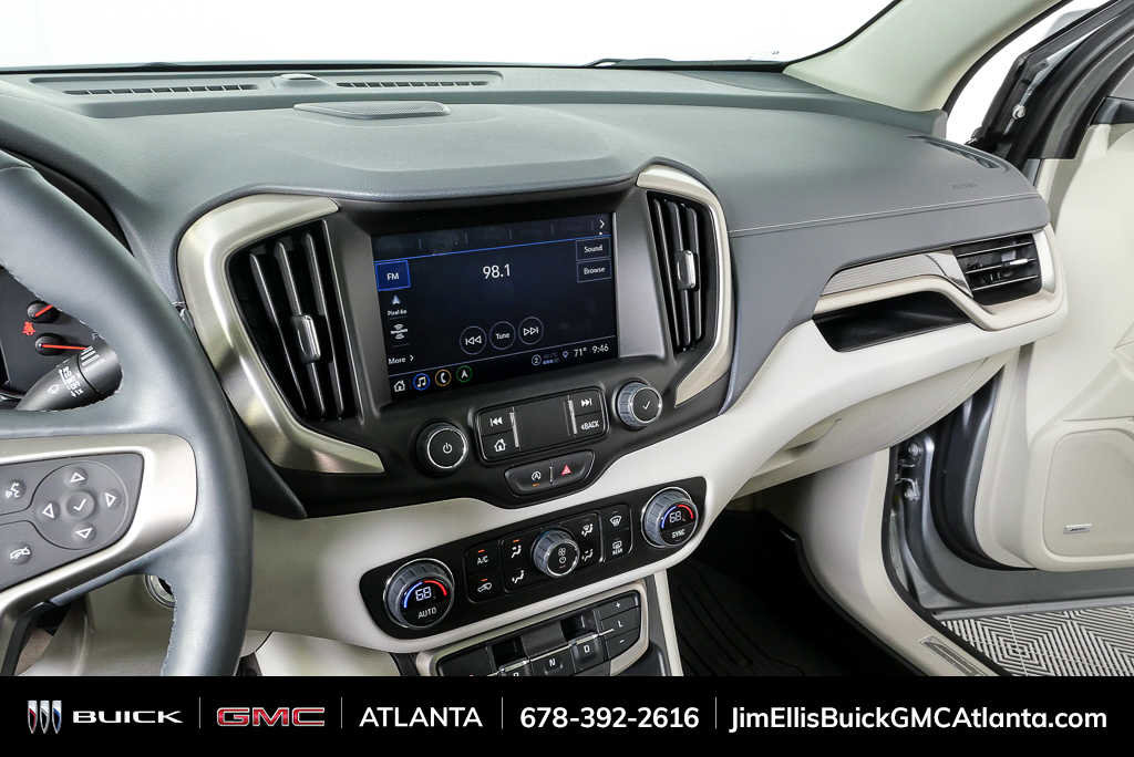 Used 2024 GMC Terrain Denali w/ Denali Premium Package AWD/4WD image 13
