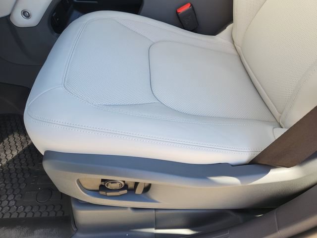 Used 2026 Land Rover Defender 110 S image 17