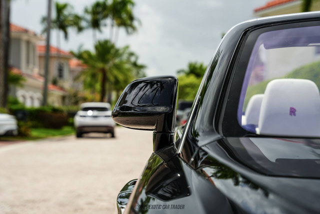 Used 2019 Rolls-Royce Dawn RWD image 64