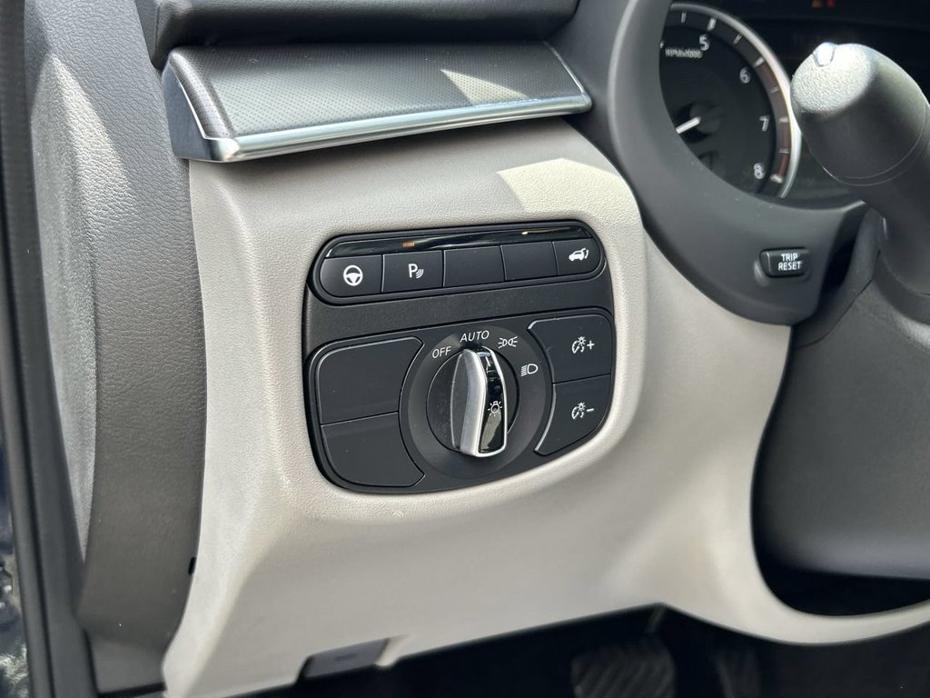 Certified 2023 INFINITI QX50 Luxe AWD/4WD image 17