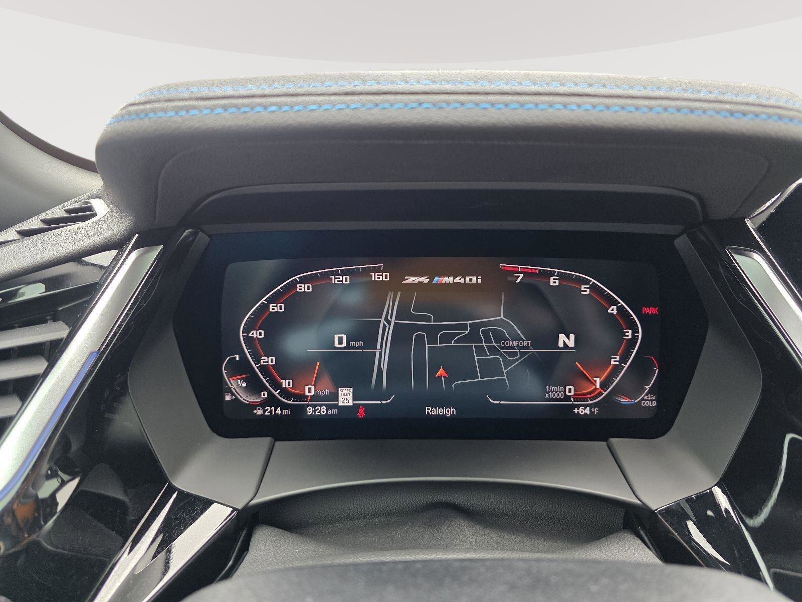 Used 2025 BMW Z4 M40i w/ Premium Package image 17