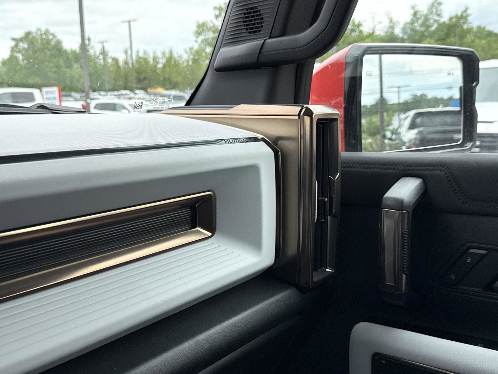 New 2025 GMC Hummer EV 3X w/ LPO, Dark Essentials Package image 40