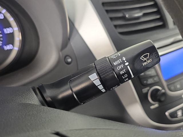 Used 2012 Hyundai Accent GLS FWD image 30